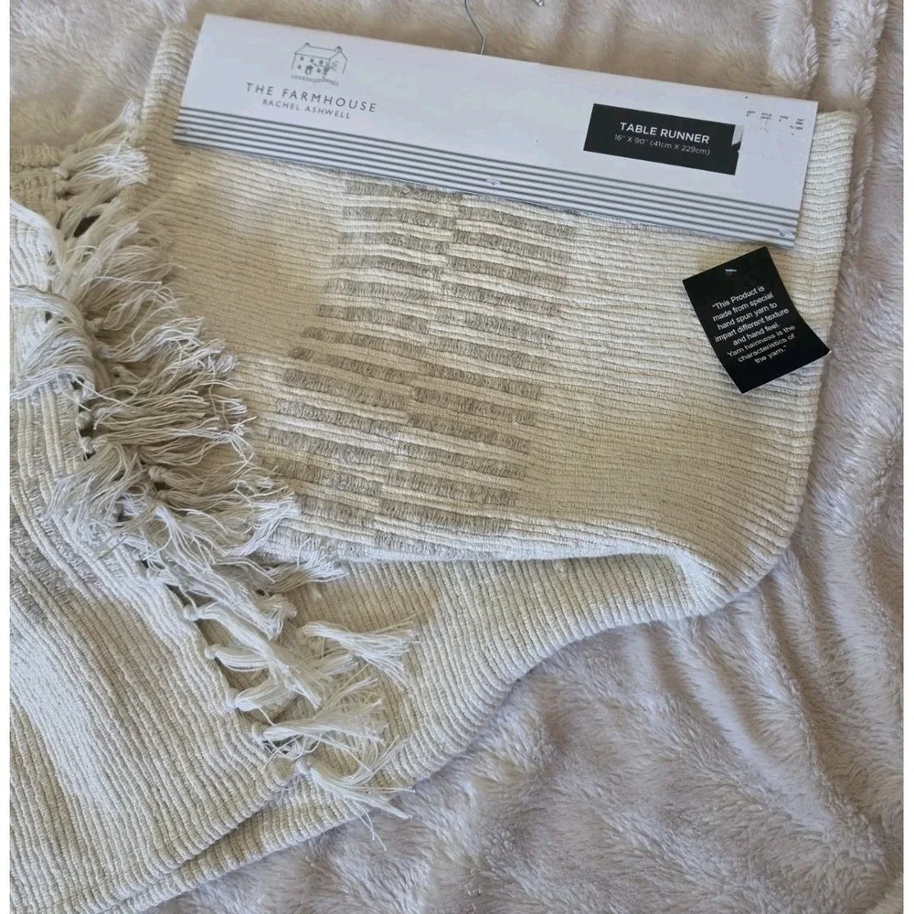 The Farmhouse Rachel Ashwell Table Runner 16